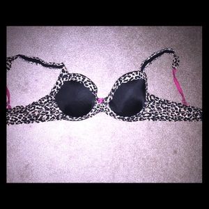 Victoria secrets bra 34B